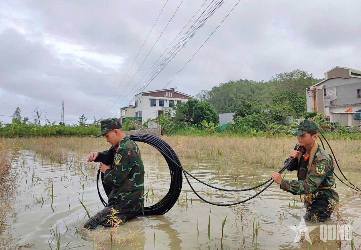 Bảo đảm tốt thông tin liên lạc trước, trong và sau bão số 10